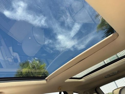 Used 2010 Lincoln MKX FWD image 16