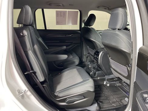 Used 2023 Jeep Grand Cherokee L Laredo w/ Luxury Tech Group I image 8