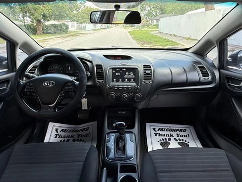 Used 2017 Kia Forte S image 8