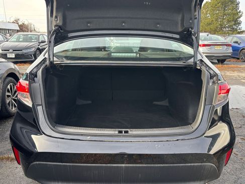 Used 2025 Toyota Corolla LE image 27
