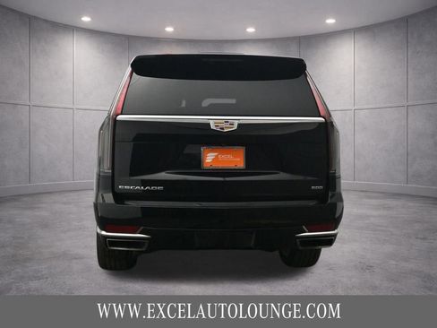 Used 2023 Cadillac Escalade ESV Luxury AWD/4WD image 7