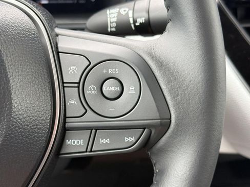 Used 2026 Toyota Corolla SE w/ SE Package FWD image 18