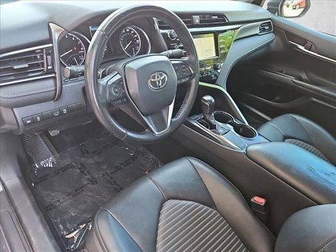 Used 2019 Toyota Camry SE w/ Carpet Mat Package FWD image 11