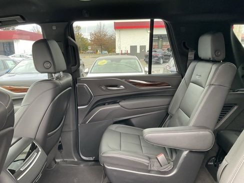 Used 2022 Cadillac Escalade Luxury image 41