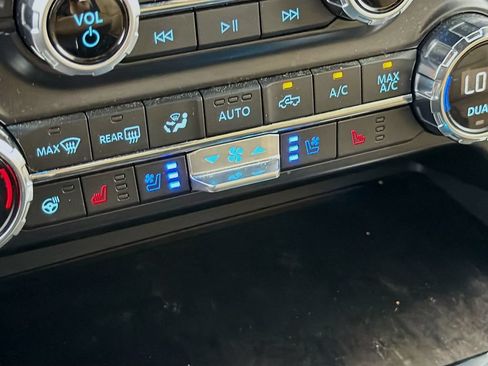 Used 2021 Ford F150 Lariat w/ Equipment Group 502A High RWD image 25