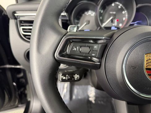 Certified 2026 Porsche Macan AWD/4WD image 28