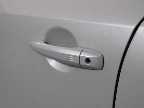 Used 2024 Nissan Ariya FWD image 22