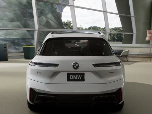 New 2026 BMW iX xDrive60 w/ M Sport Package image 5