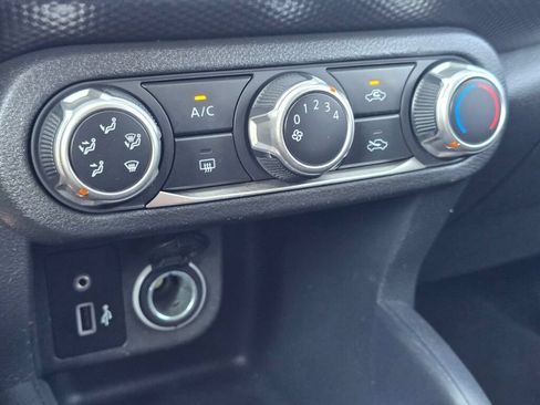 Used 2020 Nissan Kicks S FWD image 25