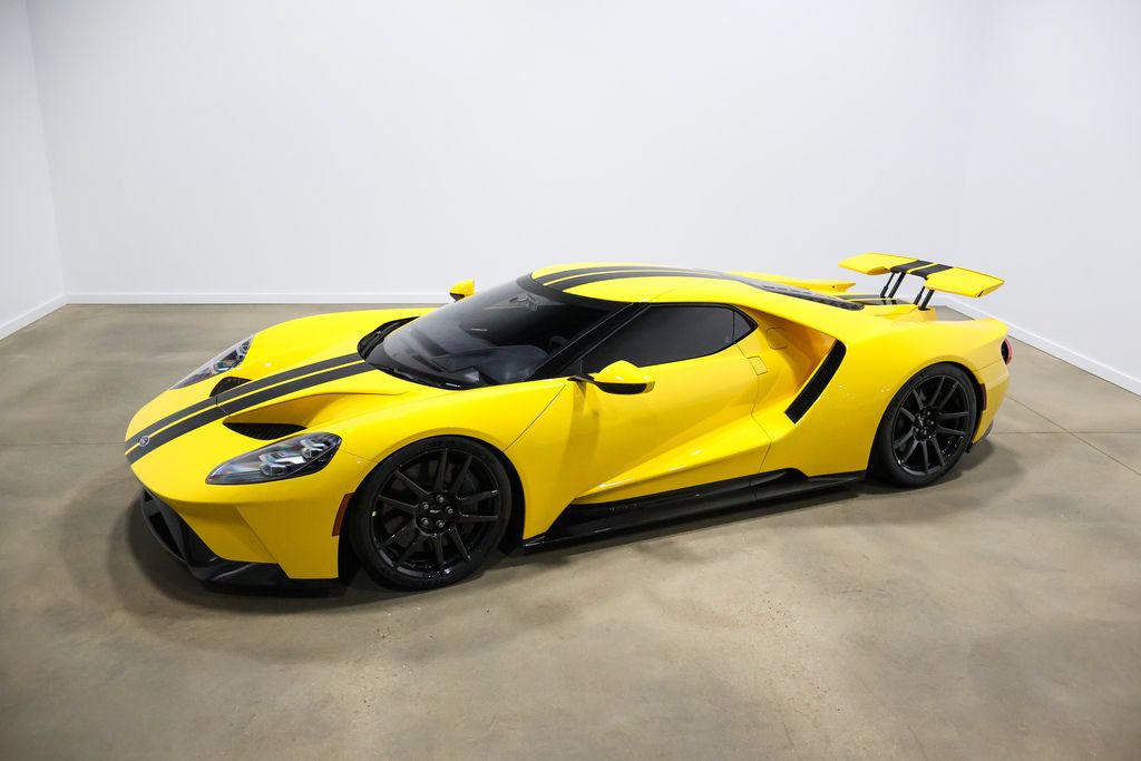 Used 2020 Ford GT Carbon Series RWD image 15