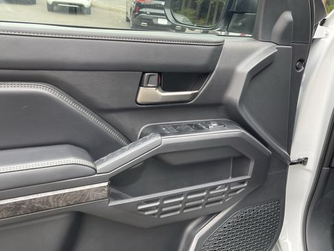 Certified 2025 Toyota Tacoma Limited AWD/4WD image 18