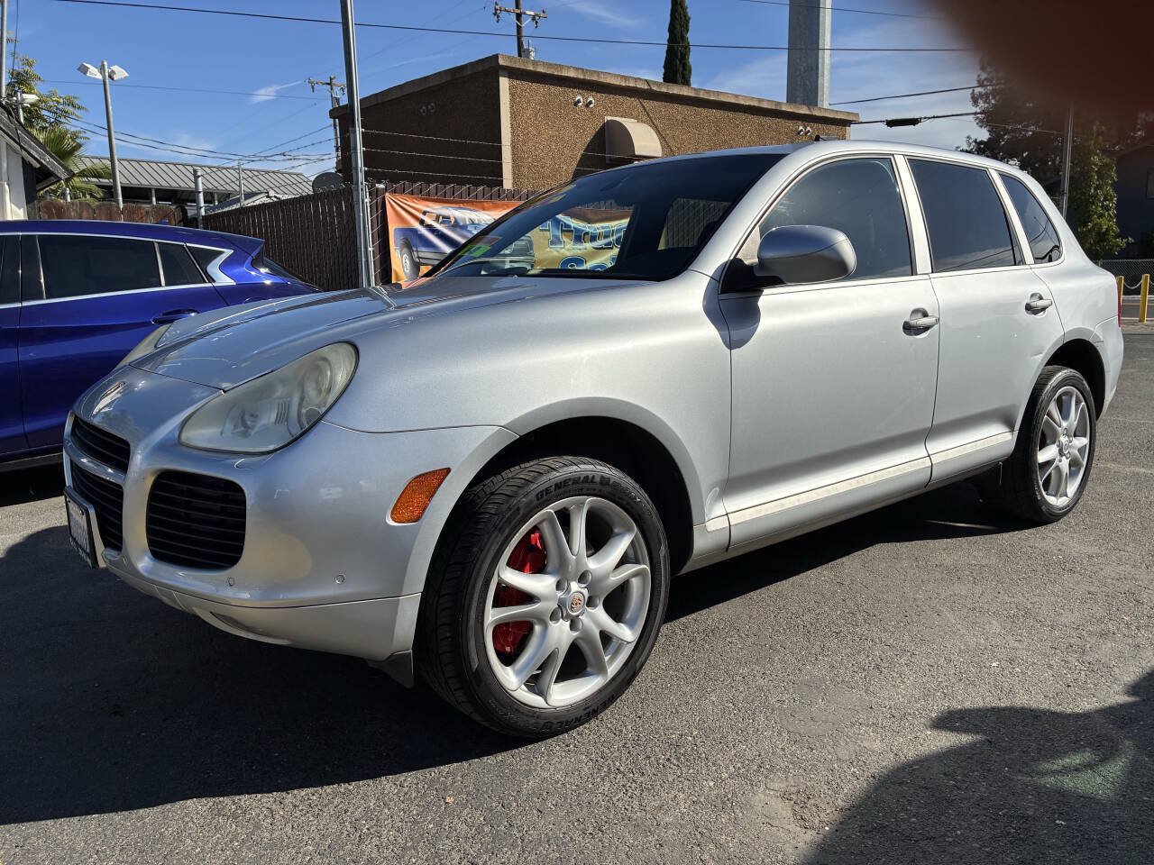 Used 2004 Porsche Cayenne Turbo AWD/4WD image 1