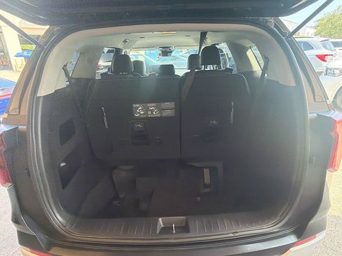 Used 2025 Kia Carnival FWD image 26