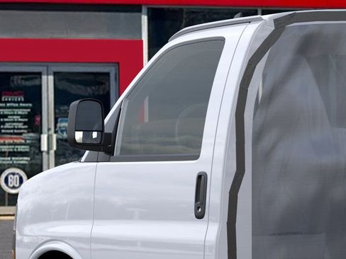 New 2025 GMC Savana 4500 w/ Power Convenience Package image 33