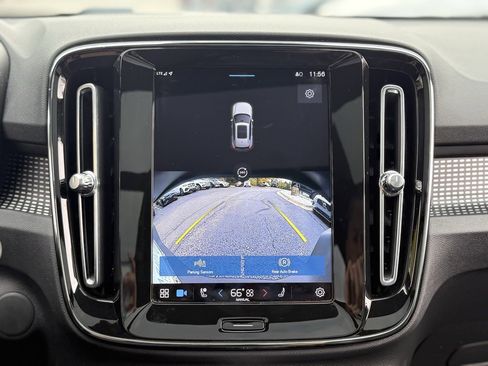 Used 2021 Volvo XC40 P8 Recharge w/ Advanced Package image 31