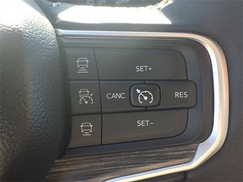 Used 2024 Jeep Wagoneer L Series II image 20