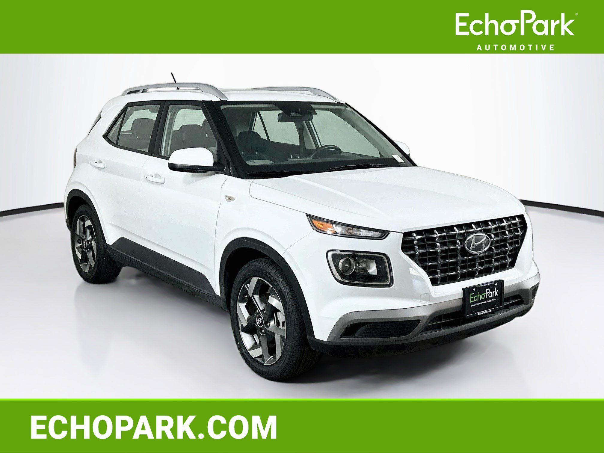 Used 2025 Hyundai Venue SEL FWD image 1