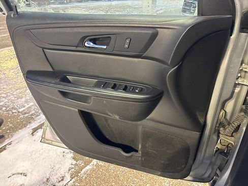 Used 2015 Chevrolet Traverse LT image 11