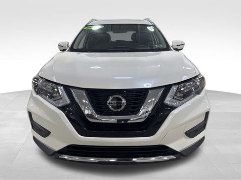 Used 2018 Nissan Rogue SV w/ Sun & Sound Touring Package image 9