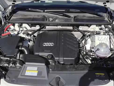 Certified 2025 Audi Q5 2.0T Premium Plus image 15