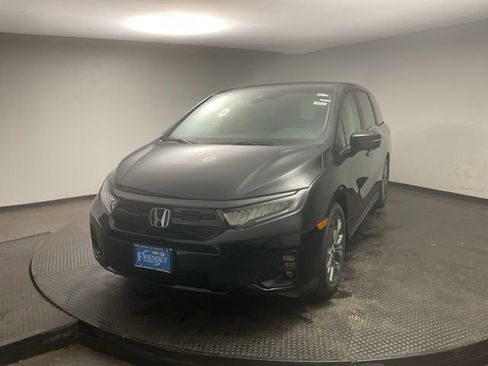 New 2026 Honda Odyssey Touring image 3