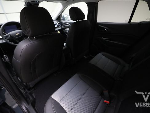 New 2026 Chevrolet Trax LT FWD image 9