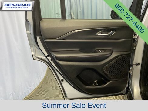Used 2024 Jeep Grand Cherokee Altitude AWD/4WD image 25