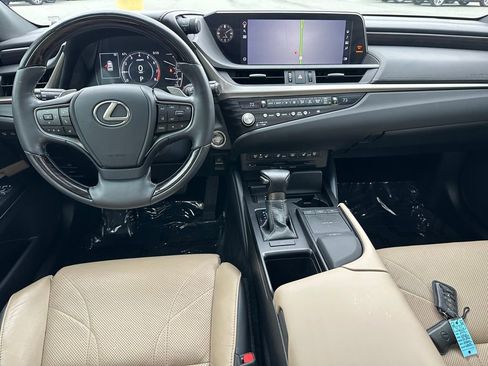 Used 2021 Lexus ES 350 Ultra Luxury w/ Accessory Package 2 FWD image 4