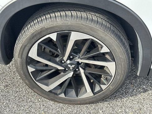 Used 2023 Mitsubishi Outlander SE image 15