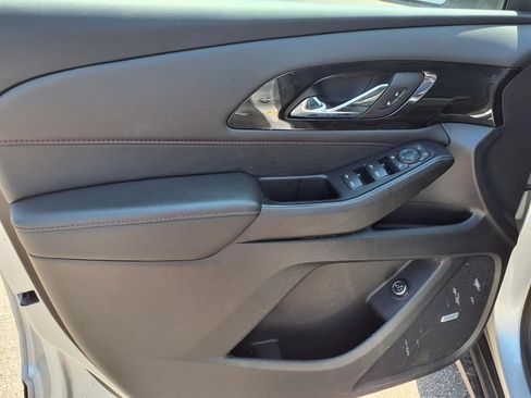 Used 2022 Chevrolet Traverse RS w/ LPO, Floor Liner Package AWD/4WD image 17