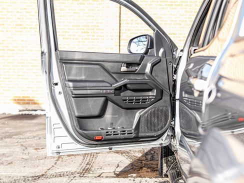 Used 2025 Toyota Tacoma TRD Sport image 31