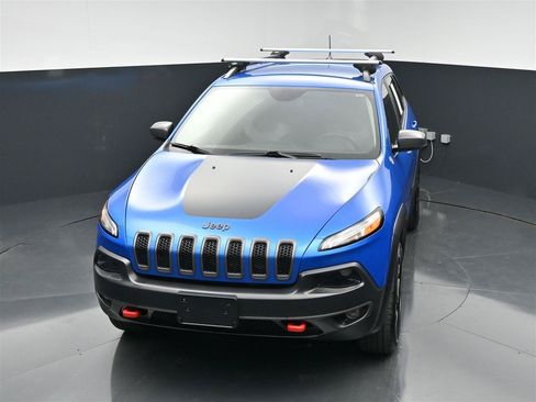 Used 2018 Jeep Cherokee Trailhawk w/ Cold Weather Group AWD/4WD image 22