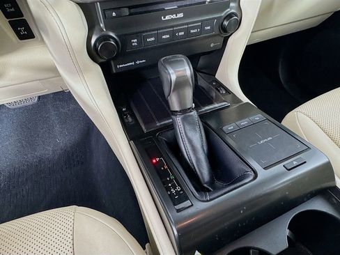 Used 2023 Lexus GX 460 Premium image 17