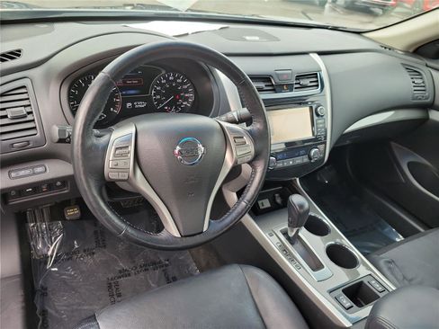 Used 2013 Nissan Altima 2.5 SL w/ Technology Pkg image 17