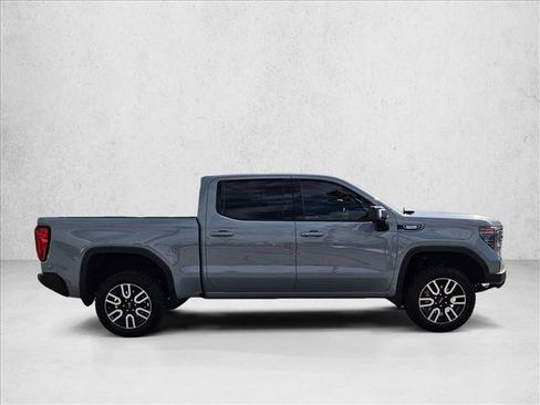 Used 2024 GMC Sierra 1500 AT4 w/ Technology Package AWD/4WD image 4