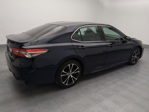 Used 2018 Toyota Camry SE image 10
