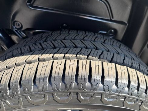 Certified 2021 Jeep Wrangler Unlimited Sahara AWD/4WD image 13