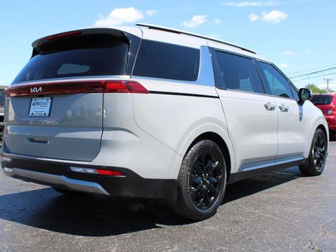 Used 2024 Kia Carnival SX Prestige FWD image 4