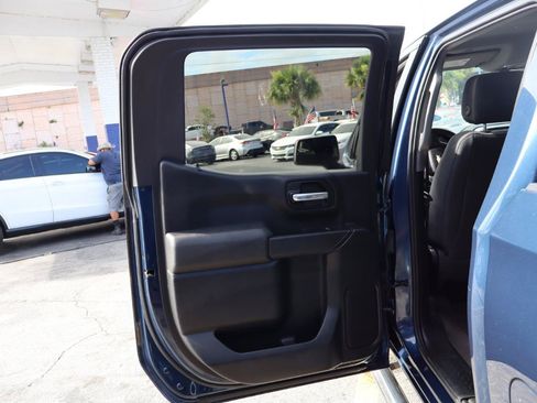 Used 2019 Chevrolet Silverado 1500 Custom w/ Custom Value Package AWD/4WD image 12