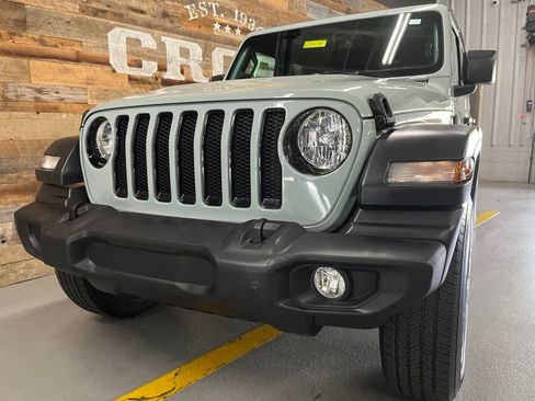 Used 2023 Jeep Wrangler Unlimited Sport AWD/4WD image 8