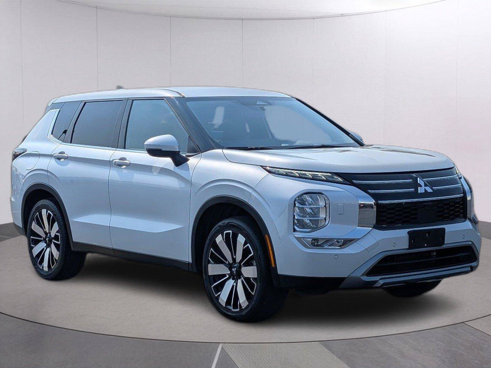 Used 2025 Mitsubishi Outlander SE AWD/4WD image 9