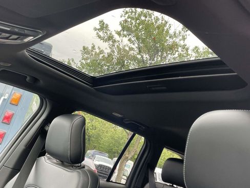 New 2025 Jeep Grand Cherokee Altitude image 28