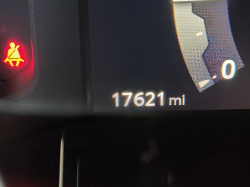 Used 2025 Toyota 4Runner SR5 AWD/4WD image 2