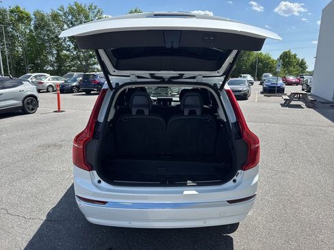 Used 2023 Volvo XC90 B5 Plus AWD/4WD image 10