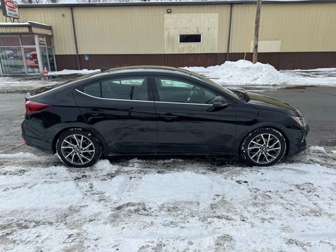 Used 2019 Hyundai Elantra Limited w/ Ultimate Package 02 FWD image 4