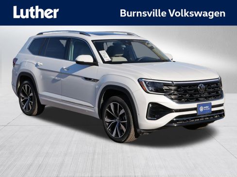 Certified 2025 Volkswagen Atlas SEL Premium R-Line image 1