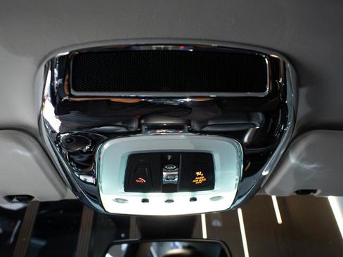 Used 2017 Rolls-Royce Ghost image 31