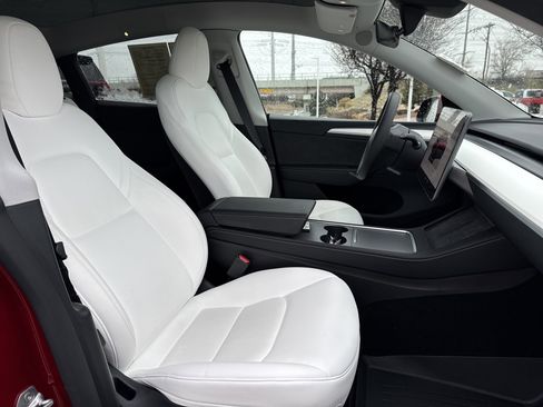 Used 2024 Tesla Model Y Performance image 15