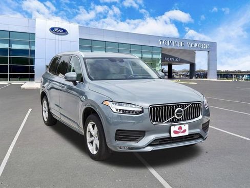 Used 2020 Volvo XC90 T5 Momentum FWD image 6