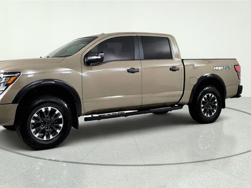 Used 2021 Nissan Titan PRO-4X w/ Pro-4x Convenience Package AWD/4WD image 12